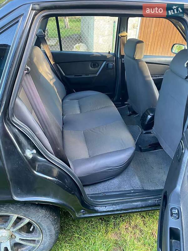 Седан Daewoo Nexia 2008 в Стрые