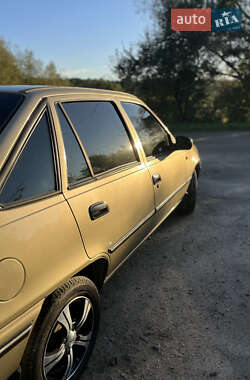 Седан Daewoo Nexia 2007 в 