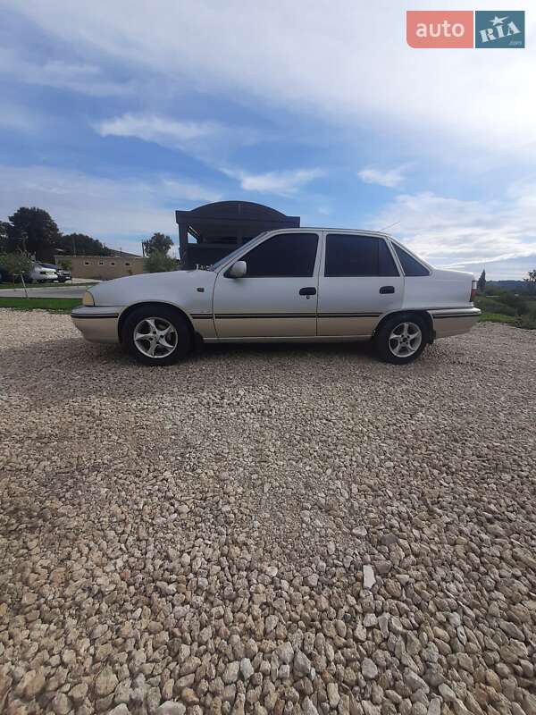 Седан Daewoo Nexia 2006 в Шумске