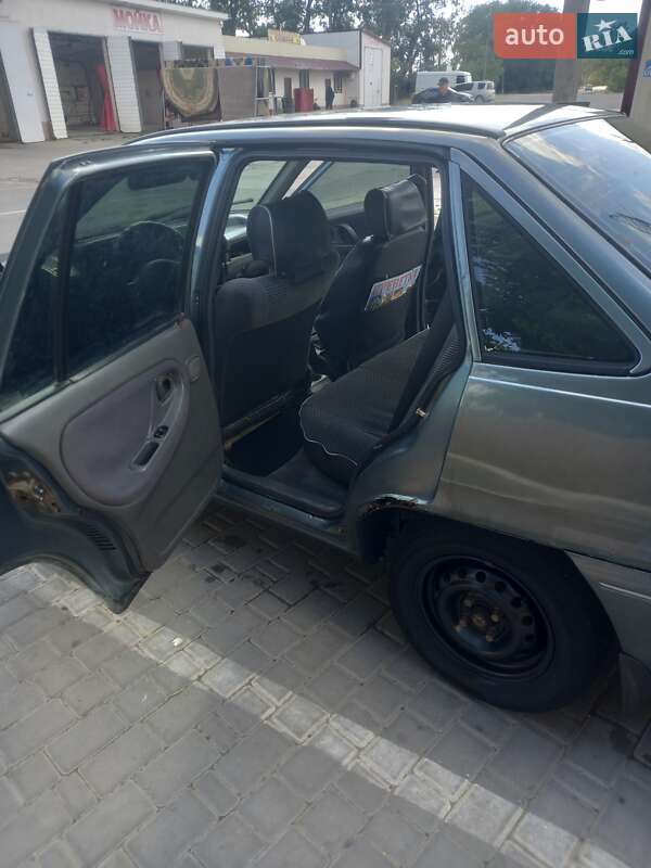 Седан Daewoo Nexia 1997 в Овидиополе