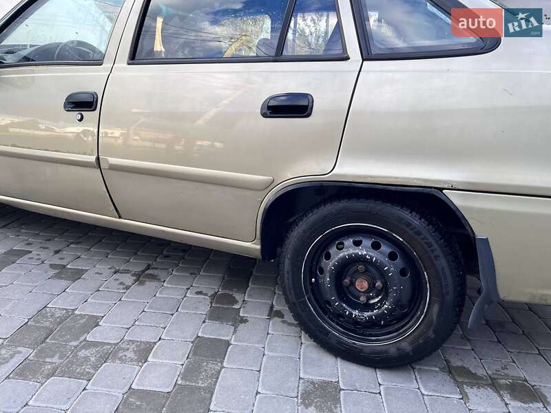 Седан Daewoo Nexia 2011 в Староконстантинове