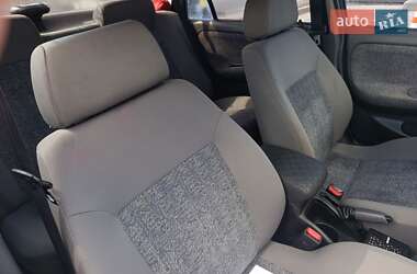 Седан Daewoo Nexia 2008 в 