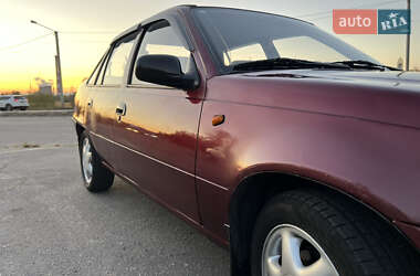 Седан Daewoo Nexia 2011 в 