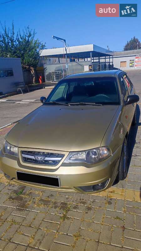 Седан Daewoo Nexia 2008 в 