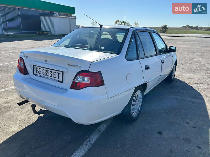 Седан Daewoo Nexia 2012 в Николаеве