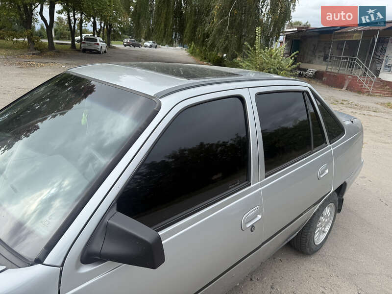 Седан Daewoo Nexia 1995 в Жмеринке