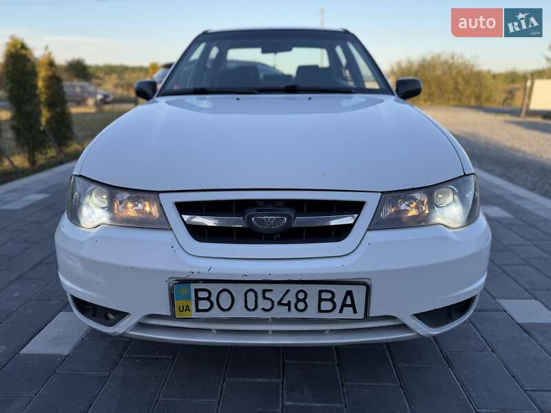Седан Daewoo Nexia 2011 в Дрогобыче