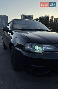 Седан Daewoo Nexia 2012 в 