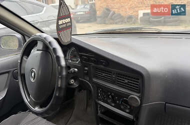 Седан Daewoo Nexia 2010 в 