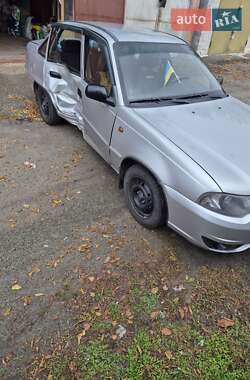 Седан Daewoo Nexia 2012 в 