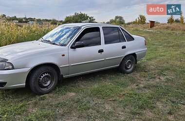 Седан Daewoo Nexia 2011 в 