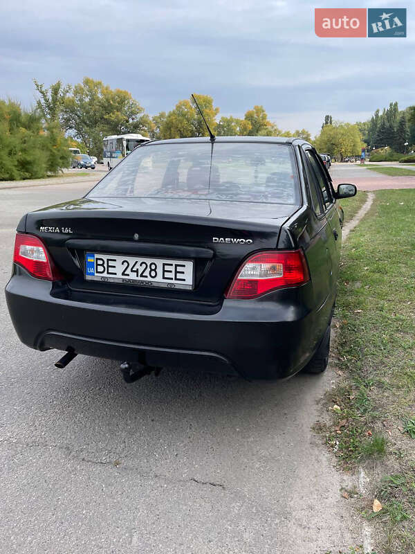 Седан Daewoo Nexia 2009 в Каневе