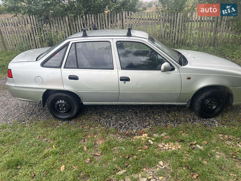 Седан Daewoo Nexia 2008 в Киеве