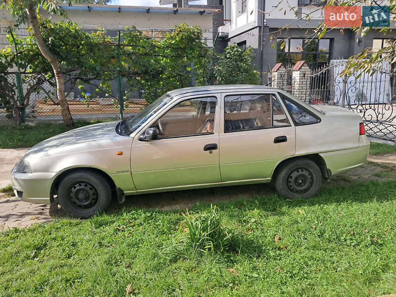 Седан Daewoo Nexia 2009 в Сколе