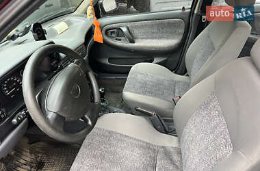 Седан Daewoo Nexia 2006 в  Седан Daewoo Nexia 2006 в