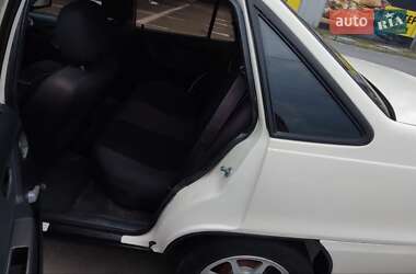 Седан Daewoo Nexia 2011 в 