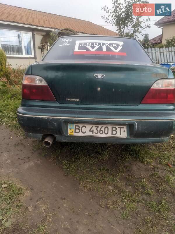 Седан Daewoo Nexia 1996 в Львове