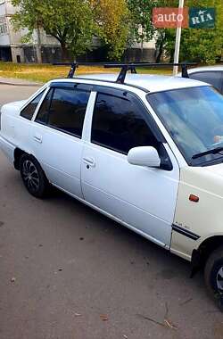 Седан Daewoo Nexia 1997 в Золочеве