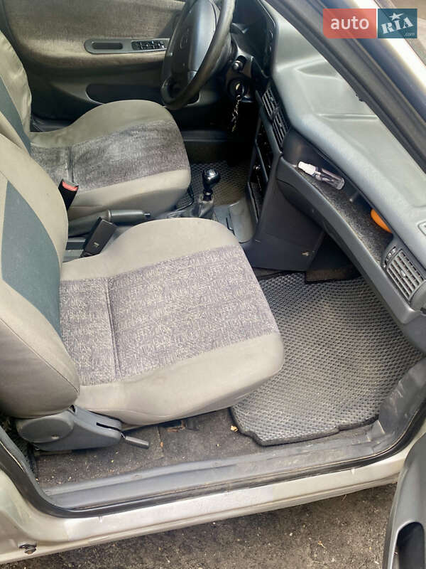 Седан Daewoo Nexia 2006 в Дніпрі