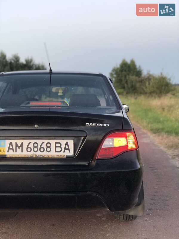 Седан Daewoo Nexia 2009 в Овруче