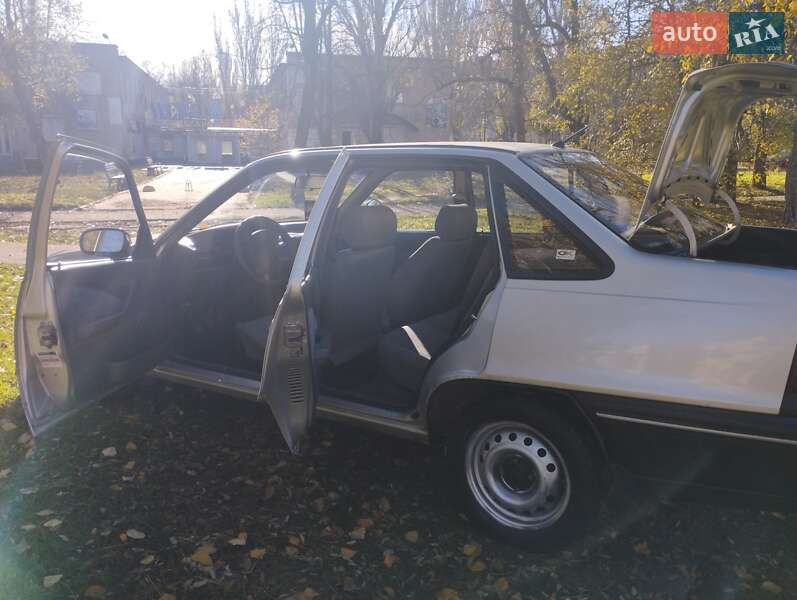 Седан Daewoo Nexia 2008 в Кривом Роге фото 2 Седан Daewoo Nexia 2008 в Кривом Роге