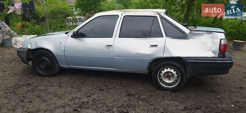 Седан Daewoo Nexia 2007 в Остроге