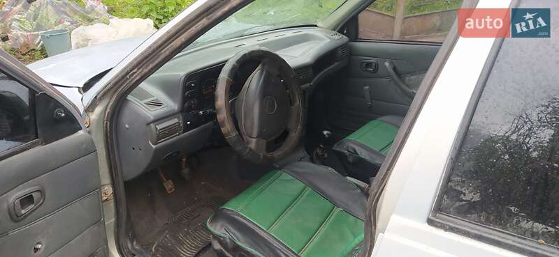 Седан Daewoo Nexia 2007 в Остроге