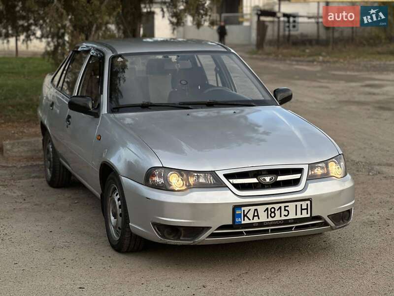 Седан Daewoo Nexia 2011 в Дніпрі