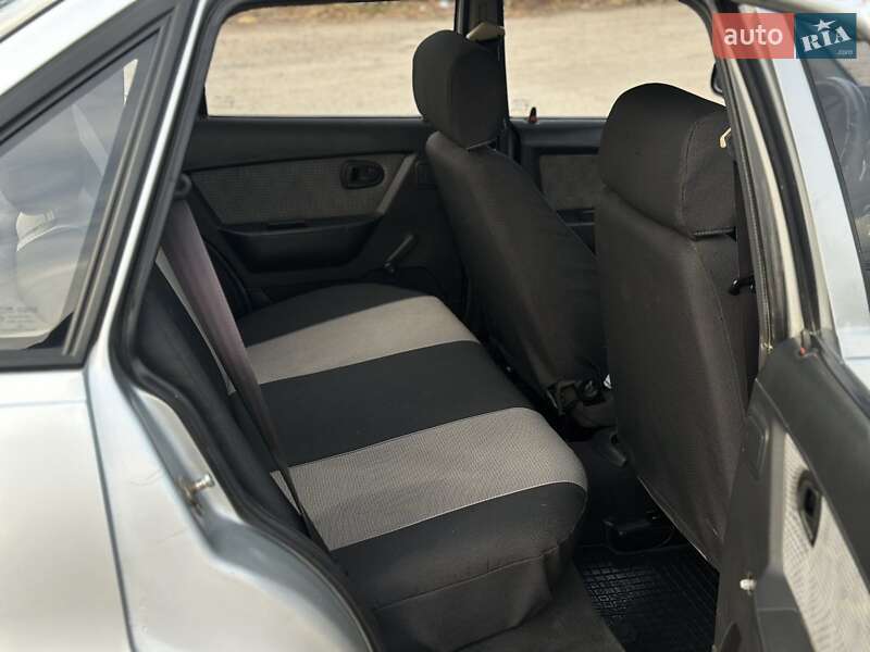 Седан Daewoo Nexia 2011 в Дніпрі