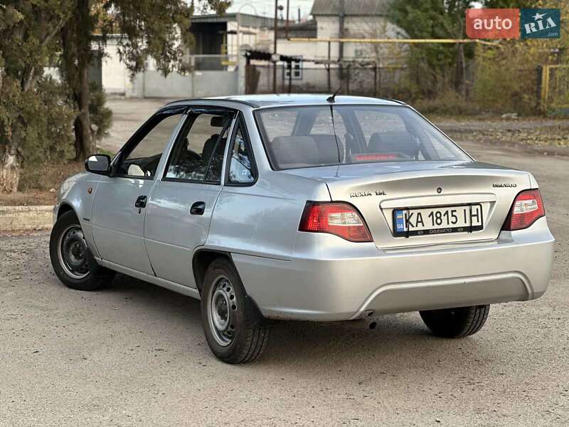 Седан Daewoo Nexia 2011 в Дніпрі