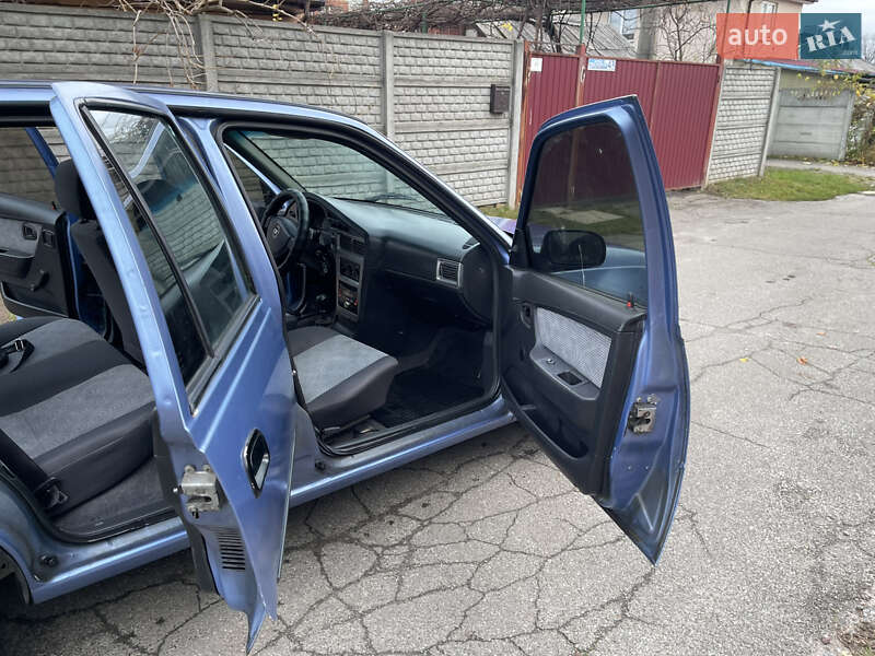 Седан Daewoo Nexia 2008 в Киеве