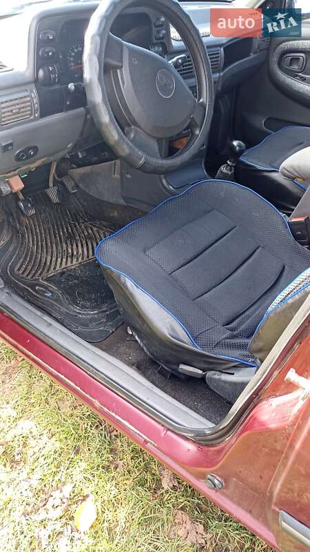 Седан Daewoo Nexia 2008 в Звягелі