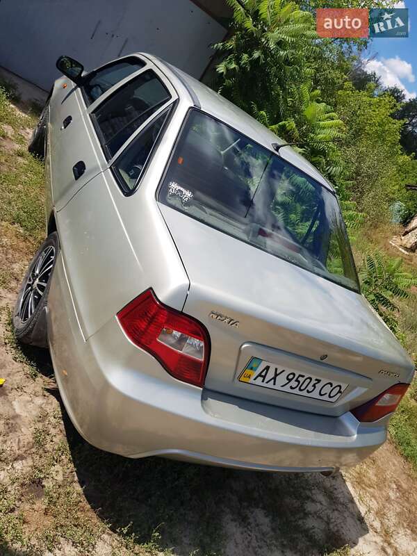 Седан Daewoo Nexia 2008 в Ізюмі