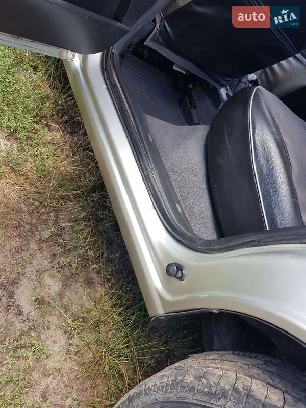 Седан Daewoo Nexia 2008 в Ізюмі