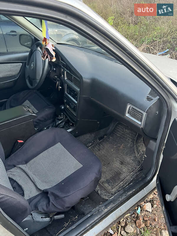 Седан Daewoo Nexia 2008 в Староконстантинове