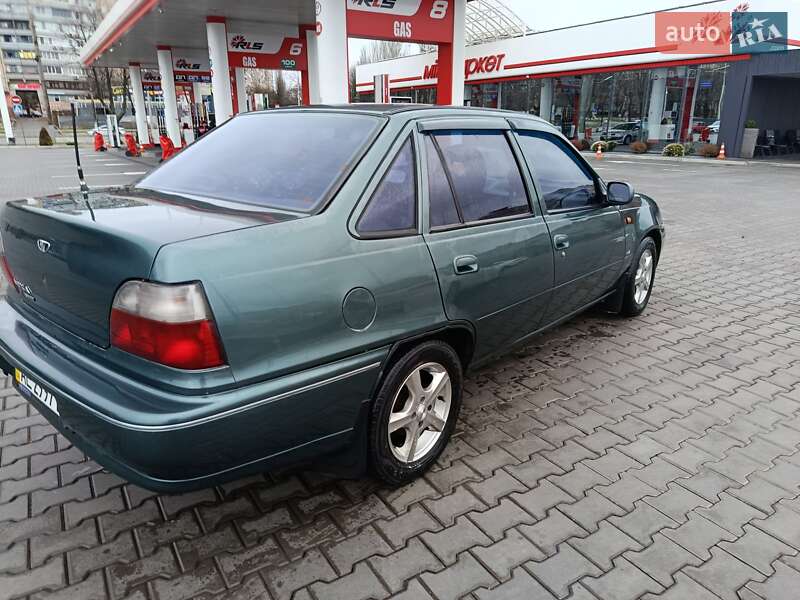 Седан Daewoo Nexia 1997 в Кривом Роге