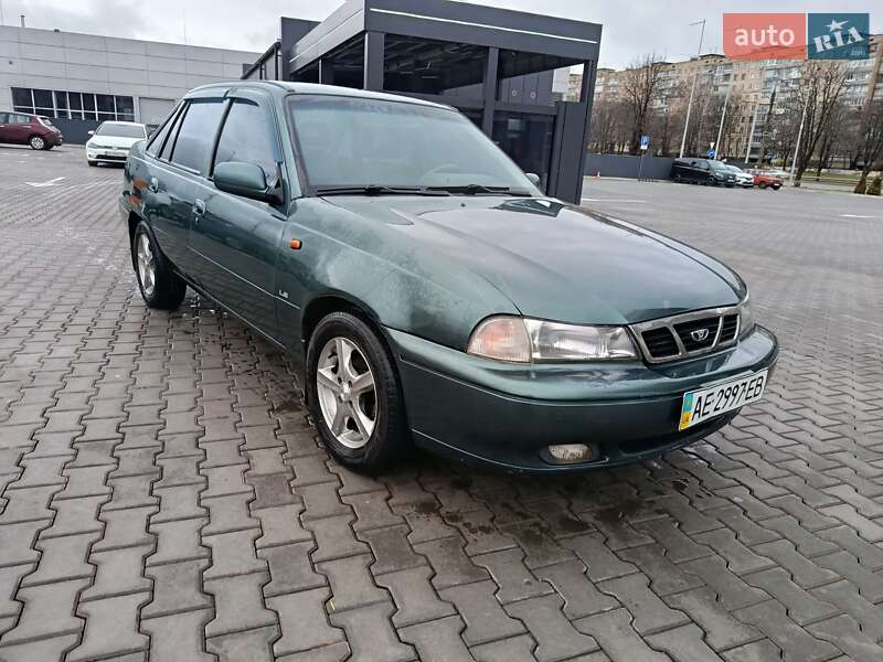 Седан Daewoo Nexia 1997 в Кривом Роге