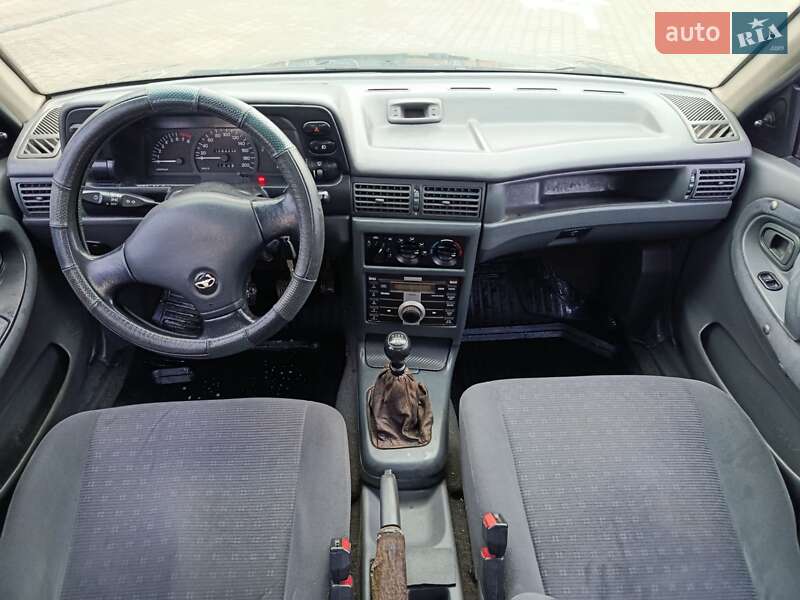 Седан Daewoo Nexia 1997 в Кривом Роге