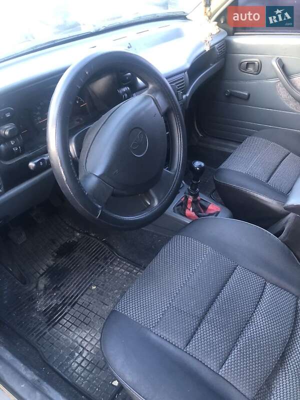 Седан Daewoo Nexia 2008 в Черкасах