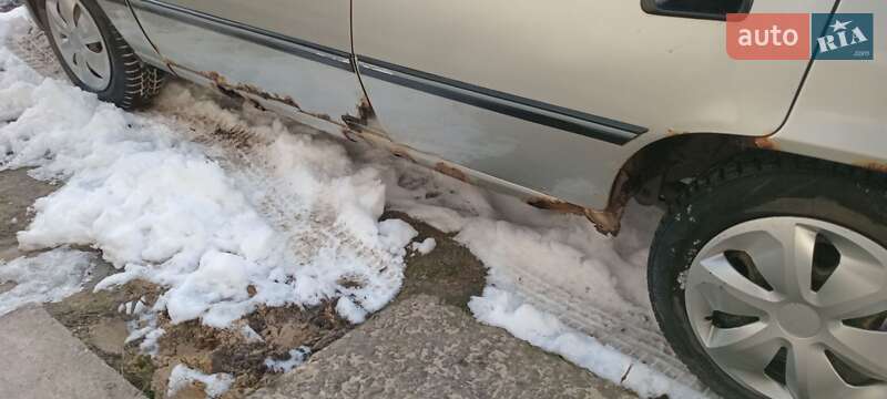 Седан Daewoo Nexia 2006 в Жовкве