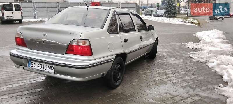 Седан Daewoo Nexia 2006 в Львове