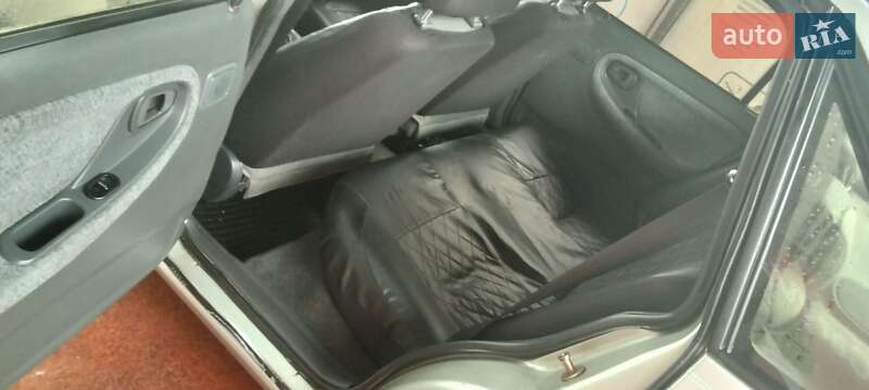 Седан Daewoo Nexia 2006 в Львове