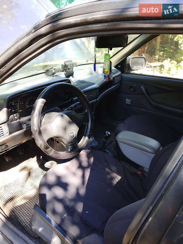 Седан Daewoo Nexia 2003 в Хмельницькому