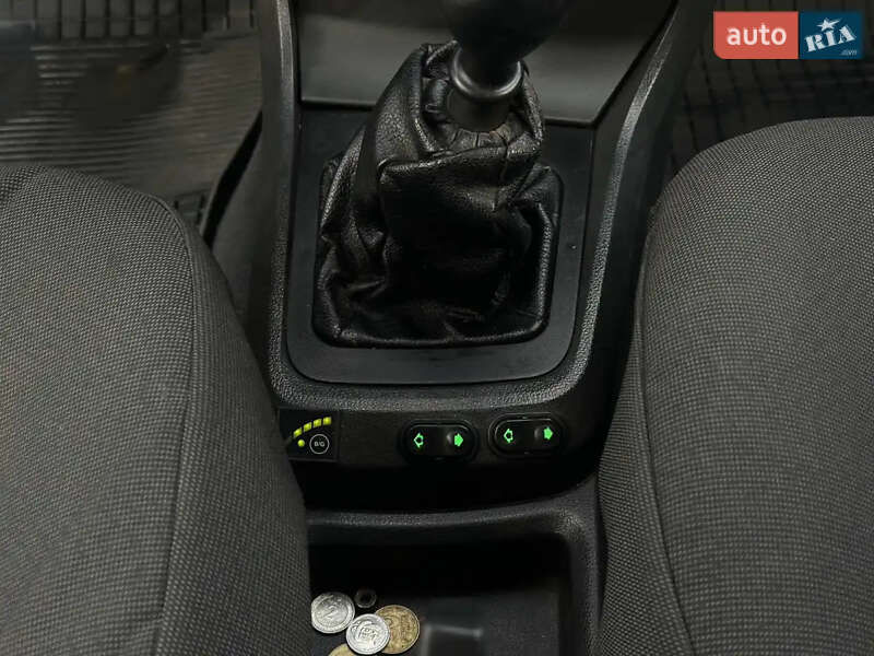 Седан Daewoo Nexia 2011 в Днепре