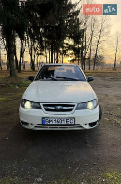 Седан Daewoo Nexia 2012 в Ромнах