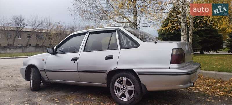 Седан Daewoo Nexia 2004 в Дніпрі