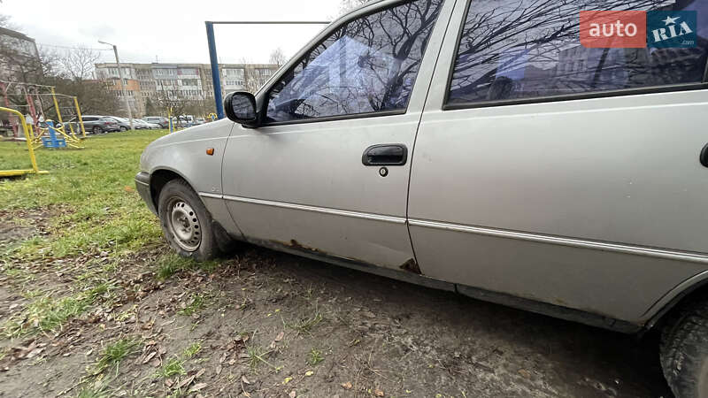 Седан Daewoo Nexia 2004 в Бродах