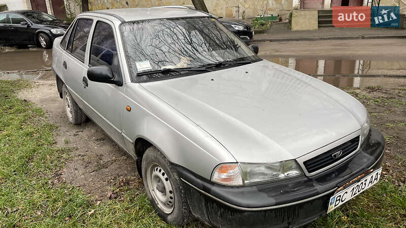 Седан Daewoo Nexia 2004 в Бродах