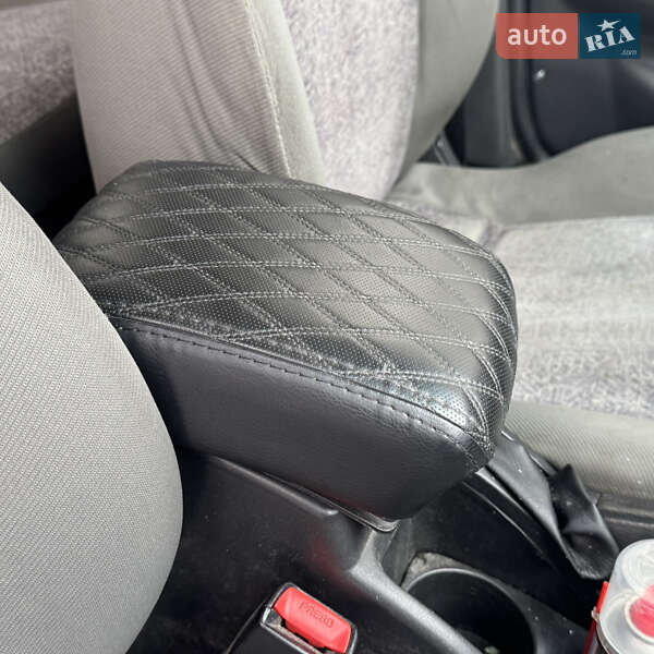 Седан Daewoo Nexia 2006 в Днепре