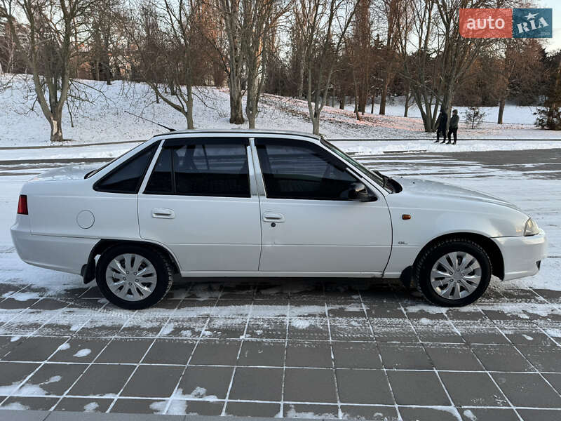 Седан Daewoo Nexia 2008 в Кременчуге